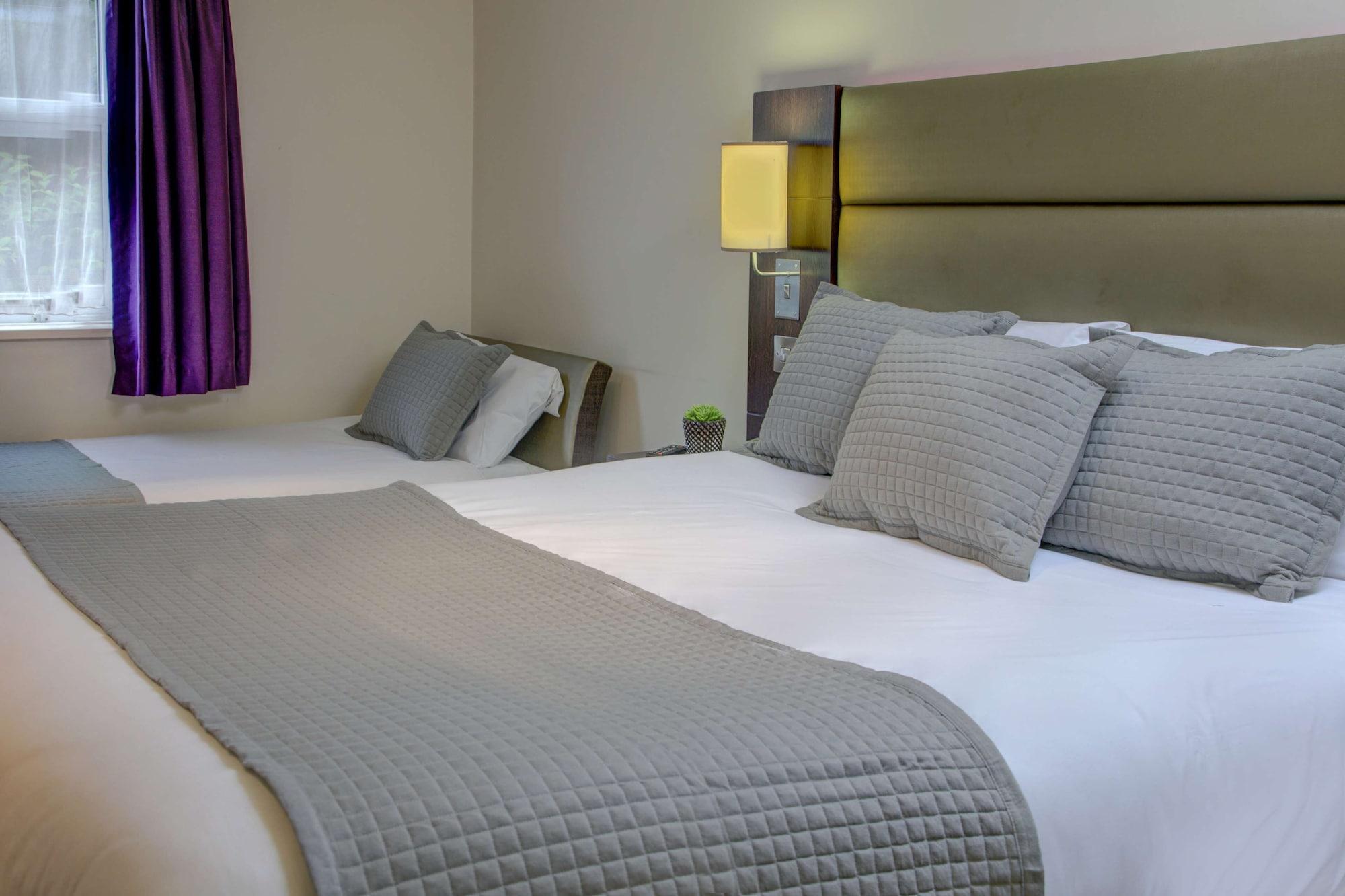 Premier Inn Huddersfield West 외부 사진