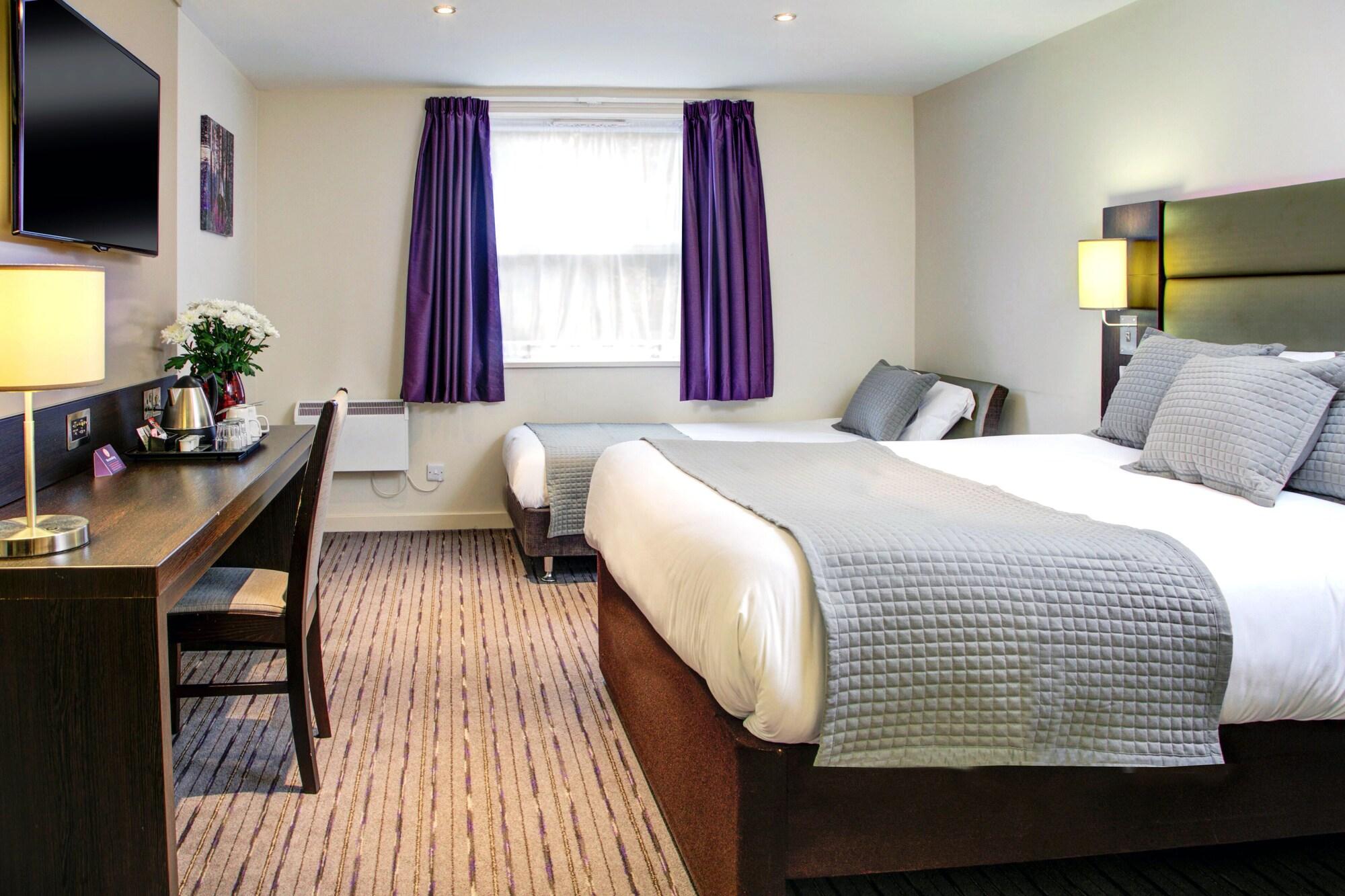 Premier Inn Huddersfield West 외부 사진