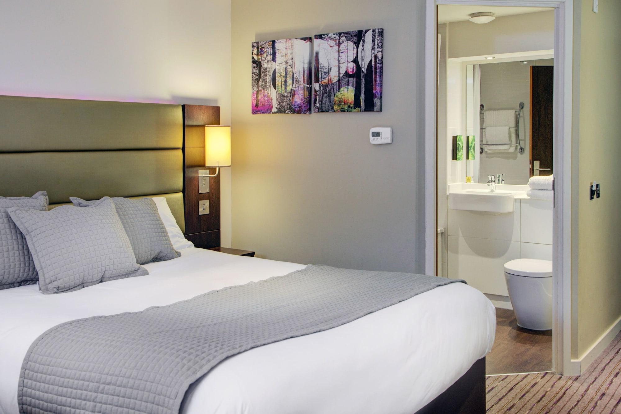 Premier Inn Huddersfield West 외부 사진