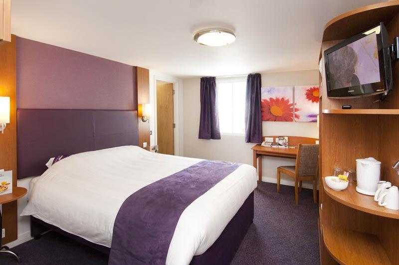 Premier Inn Huddersfield West 외부 사진